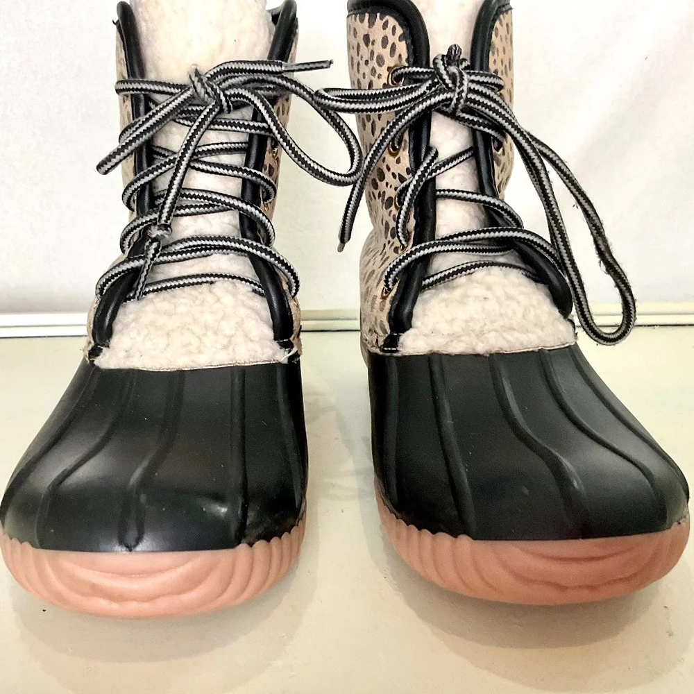 SIMPLY SOUTHERN Women's Tan Black Leopard Lace Up Rain Snow Duck Boots Size 7 - Picture 5 of 16